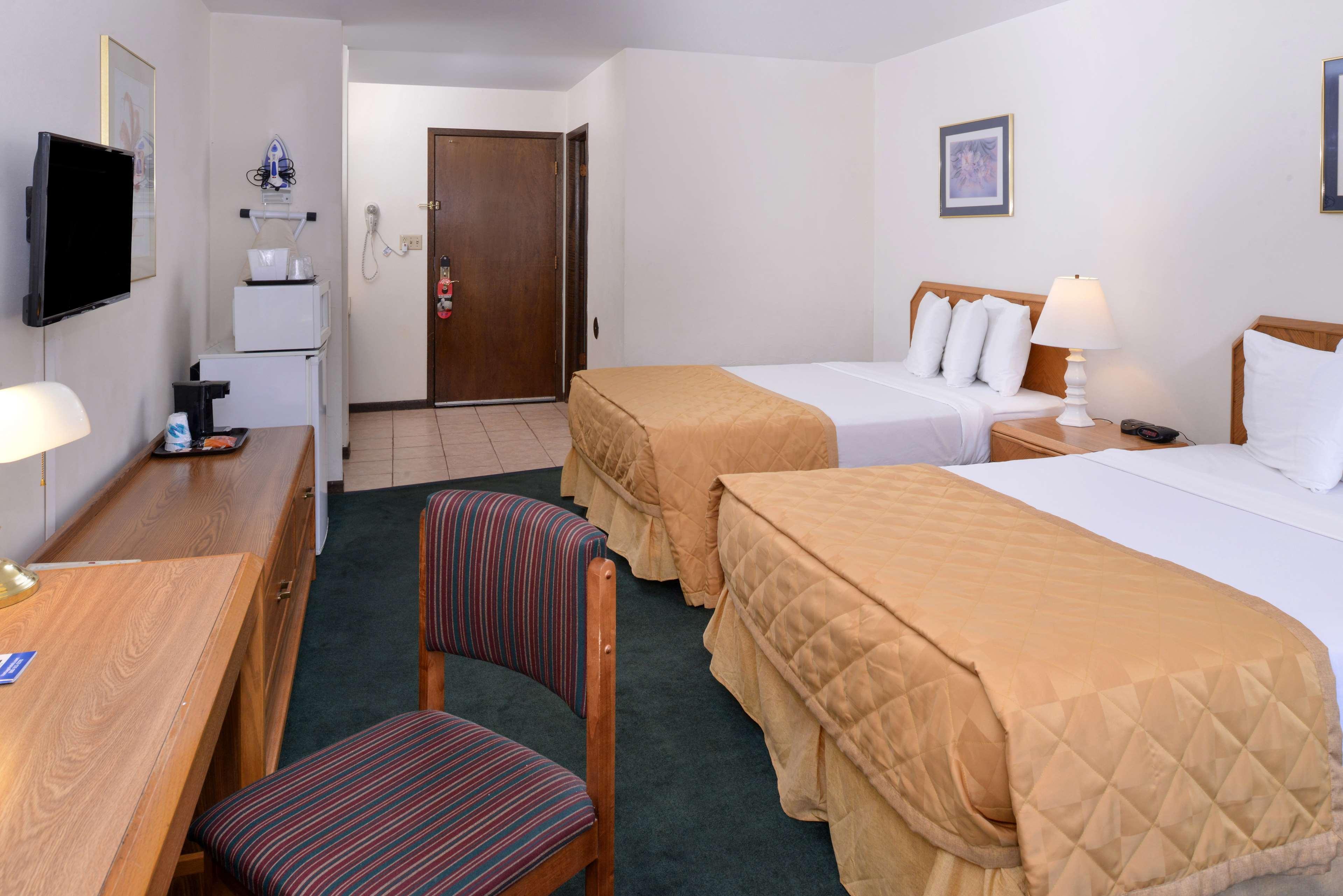 America'S Best Value Inn La Crosse Exterior photo