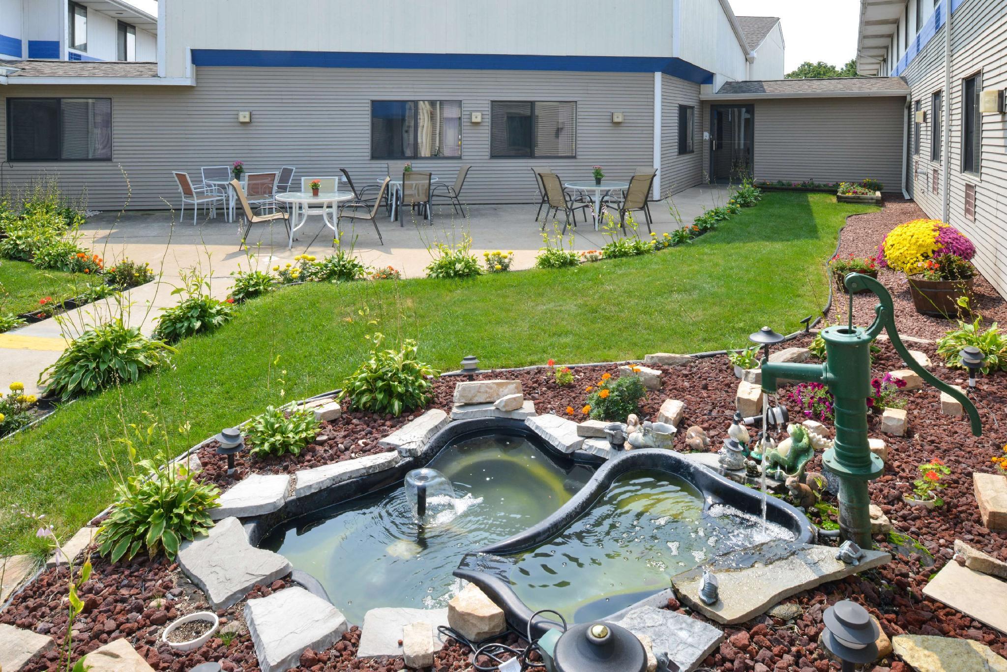 America'S Best Value Inn La Crosse Exterior photo